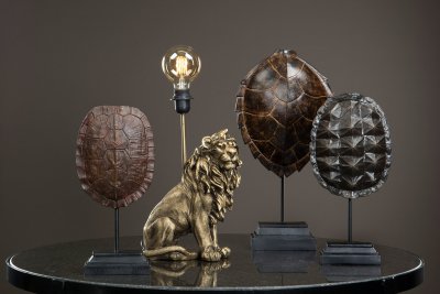 Lampa lejon Mörkguld Alot