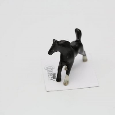 Häst miniatyr porslinsfigur Star Black Horse