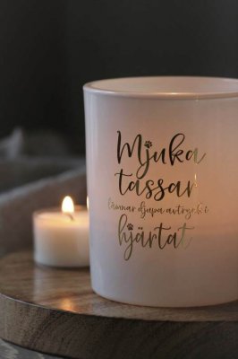 Mjuka tassar ljuslykta vit/guld 2023 Majas Cottage