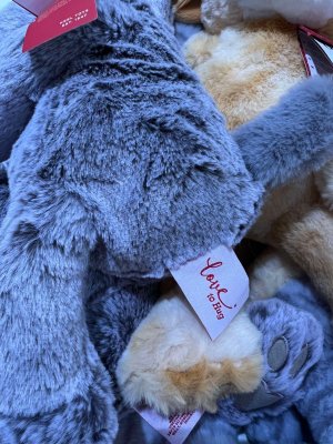 Hund mjukisdjur olika färger Love to hug Keel Toys