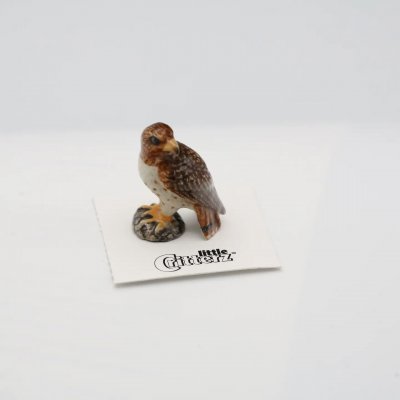 Hök miniatyr porslinsfigur Buteo Red Tail Hawk