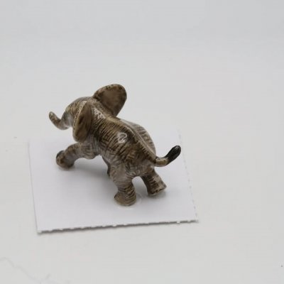 Elefant miniatyr porslinsfigur Heart African Elephant Calf