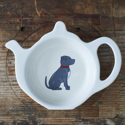 Staffordshire bullterrier fat till tepåse