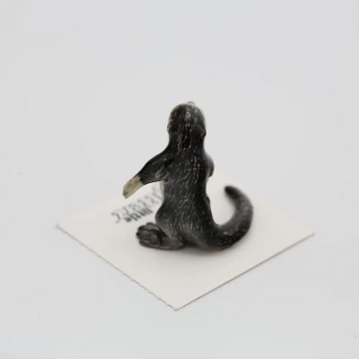 Utter miniatyr porslinsfigur Slide River Otter