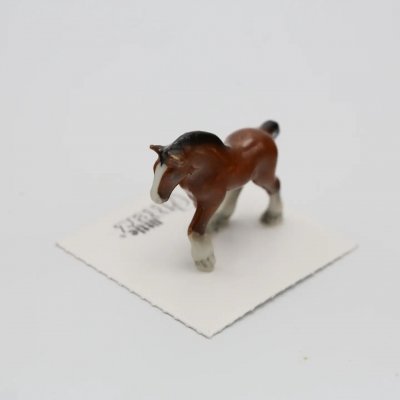 Häst miniatyr porslinsfigur Big Hoof Clydesdale