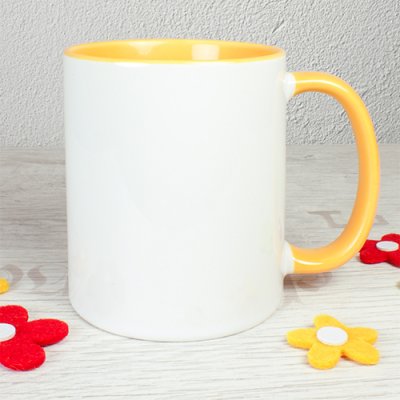 Mugg med färg på insida och handtag olika färger