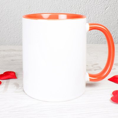 Mugg med färg på insida och handtag olika färger