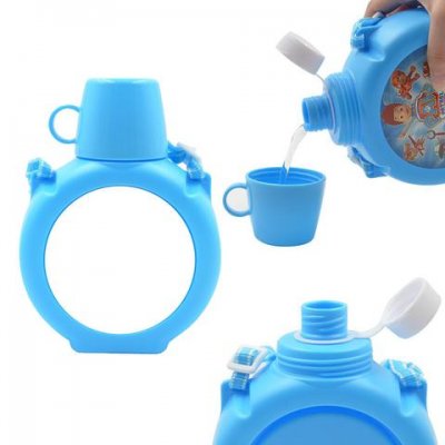 Vattenflaska med mugg till barn