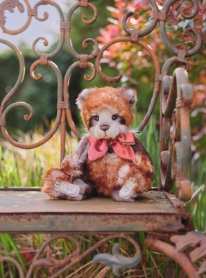 Panda mjukisdjur 33 cm Gisburn Charlie Bears