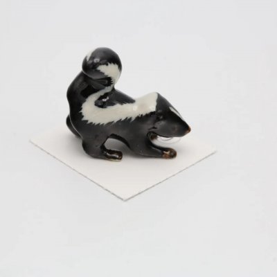 Skunk miniatyr porslinsfigur Stinker