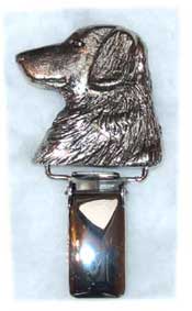 Flatcoated retriever nummerlappshållare silveröverdrag (huvud)