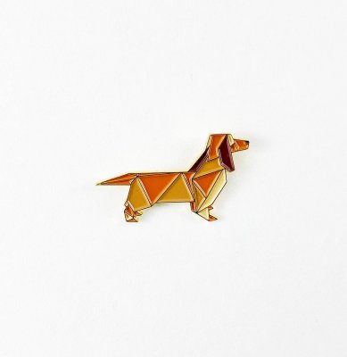 Tax (korthårig) pin av emalj