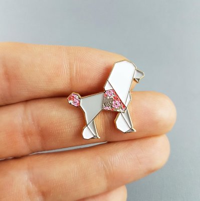 Pudel pin av emalj