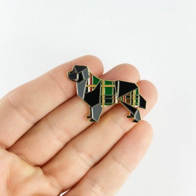 Newfoundlandshund pin av emalj