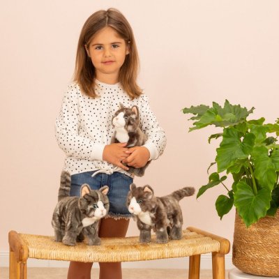 Katt mjukisdjur stående grå/vit 20 cm Teddy Hermann